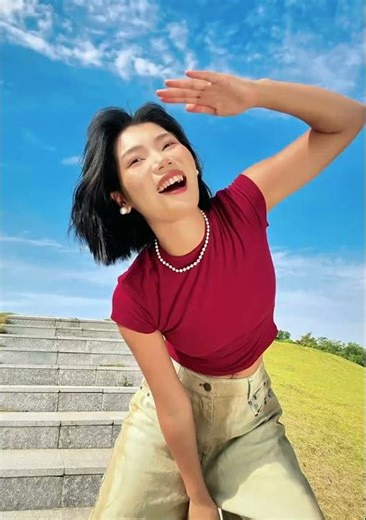 Master the Universal Photo Poses - Learn & Stand Out