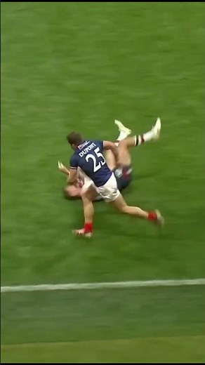 Antoine Dupont Just Sent Him Flying 😳🏉