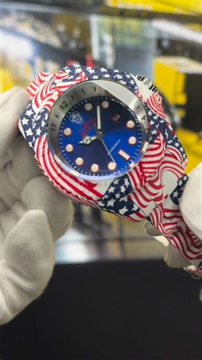 𝗟𝗼𝗼𝗸𝗶𝗻𝗴 𝗳𝗼𝗿 𝗮 𝗺𝗮𝘀𝘀𝗶𝘃𝗲 𝗱𝗶𝘃𝗲𝗿 𝘄𝗶𝘁𝗵 𝗿𝗲𝗮𝗹 𝗽𝗿𝗲𝘀𝗲𝗻𝗰𝗲? The Invicta Hydromax 49567 is built to stand out with its bold 52mm stainless steel case and deep blue dial. Powered by a reliable quartz movement, this watch delivers strength, precision and unmistakable Invicta attitude on the wrist. Now part of our Holiday Sale, it’s the perfect moment to secure this powerhouse — for yourself or as a statement gift. 𝗥𝗲𝗮𝗱𝘆 𝘁𝗼 𝗴𝗼 𝗯𝗶𝗴? #invictahydromax #invictawatc