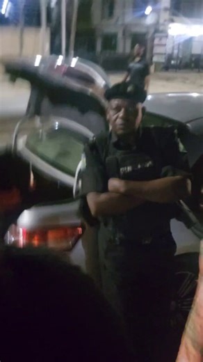 Kindly provide @CruLagospolice with the necessary details so this matter can be taken up promptly. The Command does not tolerate any form of harassment of members of the public. Your dm is closed, kindly reach out via 09111111151