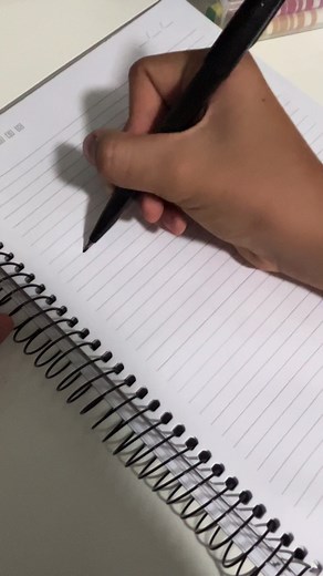 Ideias Criativas para Capas de Trabalho de Inglês
