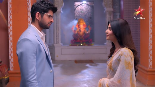 4.4M views · 154K reactions | Kya Savi aur Rajat ke beech ke ye lamhein rishton ke saath-saath iss kahani mein bhi ek naya mod le aayenge? Dekhiye, #GhumHaiKisikeyPyaarMeiin, Somvaar se Ravivaar, raat 8 baje, StarPlus aur kabhi bhi Disney+ Hotstar par #BhavikaSharma #HiteshBharadwaj #AmayraKhurana #StarPlus #GHKKPM #PopularShow #FamilyLove #Familydrama #Teacher #Student #Love #Romance #Father #Child #Businessman | StarPlus | Facebook