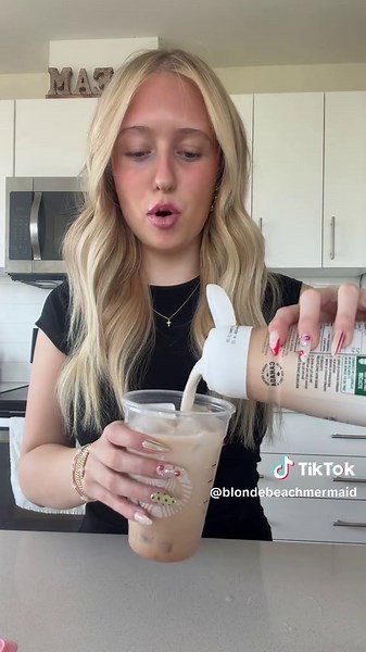 make a chai latte with me! #homemadestarbucks #chai #coffeewithme #latte #thanksgiving