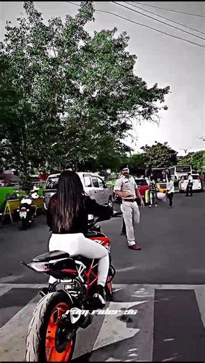Duke 390 Girl Rider police seized 🤣💥 #rc390 #ytviral #shorts #viralshort #trendingshorts