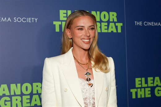 Scarlett Johansson reveals the beloved '90s actor she asked for an autograph