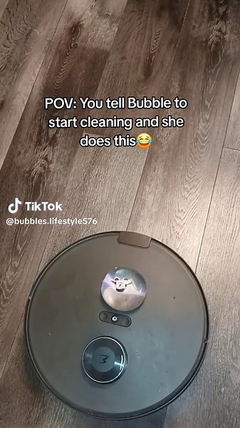 I can NOT with her 😆 #cleaning #funny #bubbleslifestyle #foryoupage #xyzbca