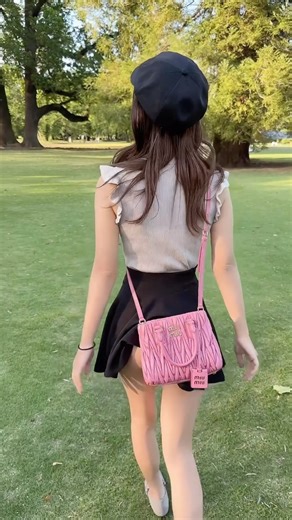 あぴ（Api）は、人生詰みました。ʚ🐰ɞ on Instagram: "#今日のあぴ めくれてたの気づかなかった恥ずかしい、、。 教えてよっ‼︎笑💕 #japanesegirl #japanesecosplayer #cosplay #cosplaying #cosplaygirl #cosplayer #角色扮演 #角色扮演者 #絶対領域 #色白女子 #ピクニック #オフショル #肩 #鎖骨 #デコルテ #フェチ #デート #彼氏目線 #ハプニング"