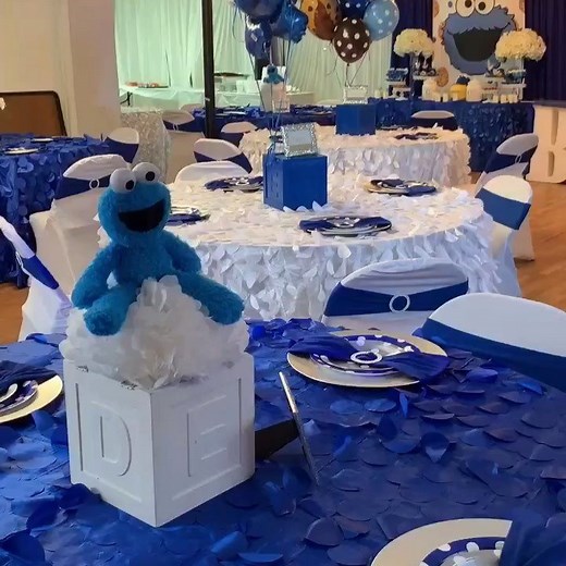 Cookie Monster Baby Shower Decorations by: @devinedesignsbydelores Backdrop: @kpkevents Venue & Chair Rental @fantasypartyillusionsinc 💙💙💙💙💙💙💙💙 | Fantasy Party Illusions Inc.