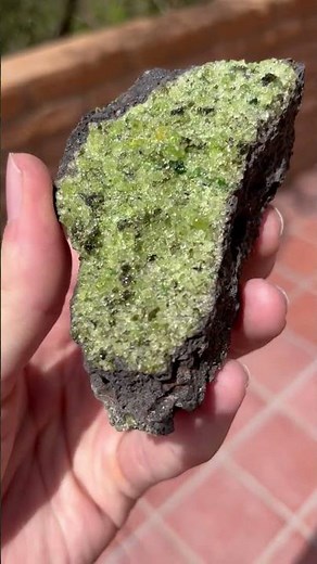 What does Magnesium Ore Look Like?