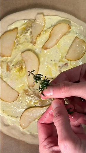 white sauce pizza
