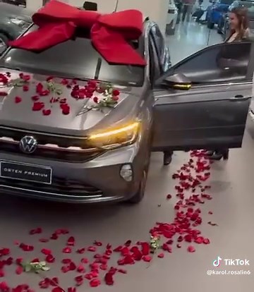 Fiquei feliz quando comprei aquele carro para minha mãe, há muito tempo atrás. #saopaulo #brazil #bmw #foryoupage #goviral
