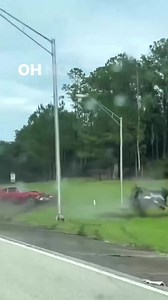 🫣🫣😢😢 1970 Chevelle loses control and hits minivan Crash News & Information release: Jacksonville, Florida. - Happened at FL-115 N Southside Blvd. A 1970 Chevelle lost control and hit a manivan causing it to Rollover. All drivers made it out of vehicle safely. Via @ppv_tahoe | ChevelleFactory