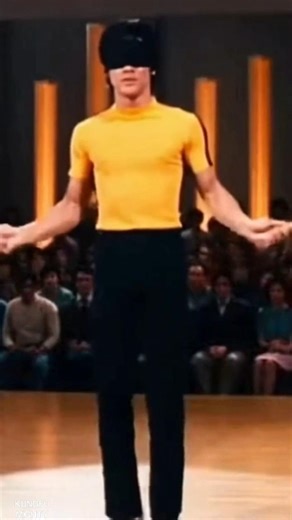 Bruce Lee blindfolded jump rope speed… rope disappears. ⚡🔥