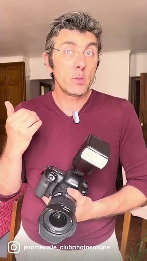 How to use flash for a photo report?