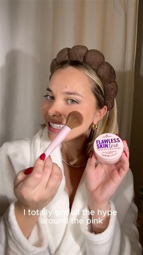 @foreverandaudrey looking FLAWLESS after testing out our *NEW* Flawless Skin Trio Loose Setting Powder 🤩 #essencecosmetics #essencemakeup #flawlessloosesettingpowder #settingpowder #loosepowder #pinksettingpowder #purplesettingpowder #peachsettingpowder | essence cosmetics