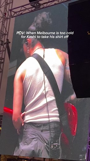 Freezing Melbourne Weather Fail during Keshi Concert | Keshi Fans Cold as Ice!