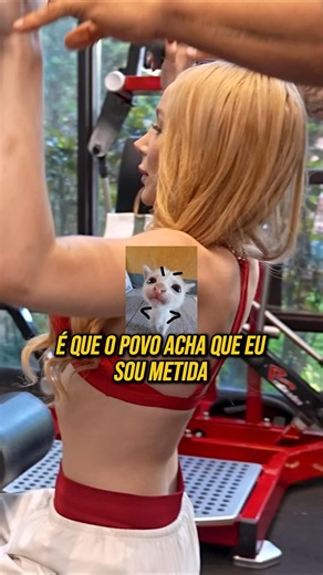 O POVO ACHA QUE ELA É METIDA 🤣 #musculação #academia #humor #treino #memes #luizsalles #shorts