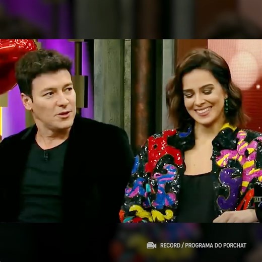 Foi em um simples encontro que tudo mudou: Rodrigo Faro e Vera Viel se viram pela primeira vez e sentiram uma conexão imediata. O que parecia apenas mais um momento se transformou em uma história de amor duradoura, marcada por parceria, cumplicidade e muita admiração. Um verdadeiro exemplo de que o amor à primeira vista existe — e pode durar para sempre. 👉 Marque alguém que acredita no amor verdadeiro e compartilhe essa história inspiradora! #RodrigoFaro #VeraViel #HistóriaDeAmor #Famosos #Cele