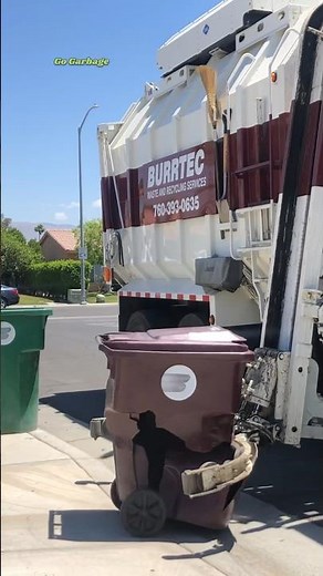 FUNNY Garbage Truck Dancing! 🚛 | Trash Truck for Kids