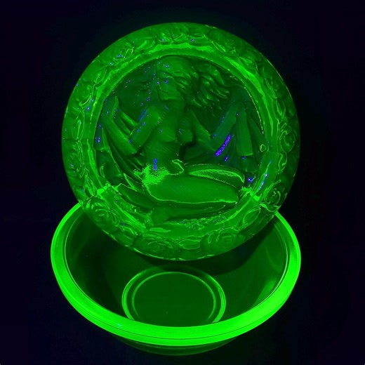 Vaseline Uranium Glass Box Nude Woman Yellow Glass Jewelry Box Erotic Motive Art Deco - Etsy UK