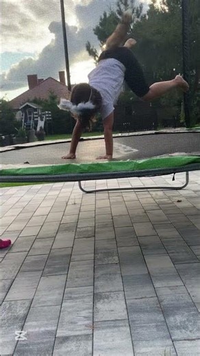 Therian jump on trampoline #therian #quadrobics #theriangear #therianthropy #therianjump #trampoline