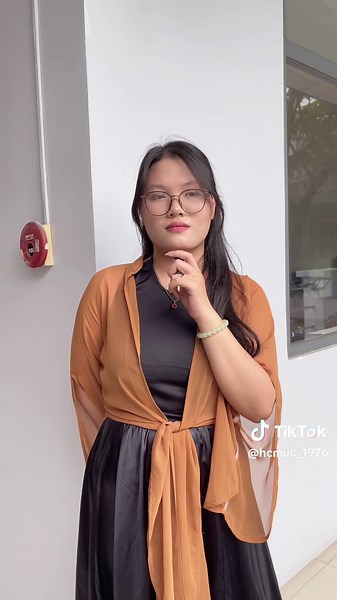 💙 Hành trình nào cũng cần một lần dám thử. Dám đăng ký. Dám bước vào phòng thi. Dám thể hiện bản thân trước hội đồng. Kỳ thi này các bạn đã làm được điều đó! ✨ Cùng gặp gỡ những gương mặt thí sinh trong Kỳ thi năng khiếu HCMUC 2026 và lắng nghe cảm xúc của các bạn nhé! #HCMUC #ThiNangKhieu #TuyenSinh2026 #TheoDuoiDamMe