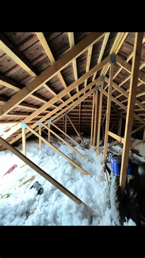 Transformation d’un Comble perdu en deux pièces à la demande du client pour agrandir la maison . Projet réussi et encore un client satisfait !#pourtoi @Yohann