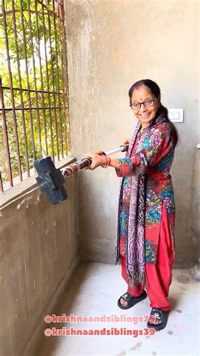 Maa Ne Holi Khelne Ke Lea Hathaura Laya😱 #funny #reels #comedy #viralreels #viralvideo #viralshorts