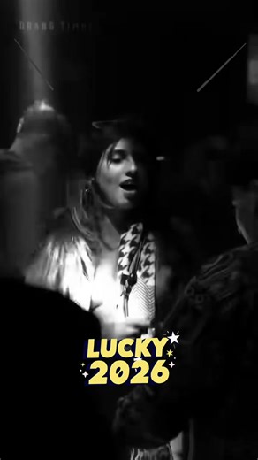 ✨🫴🌬️🤍 Un nou an. O nouă promisiune. Azi aleg să mă ridic și să merg înainte.💪 Astăzi doar mă opresc, nu ca să analizez, ci ca să multumesc pentru tot ce am trăit în acest an 2025: - Pentru începuturile curajoase. - Pentru pierderile care m-au schimbat. - Pentru lecțiile care au venit greu și pentru cele care au venit în tăcere. 🙏 Mulțumesc pentru momentele în care am rezistat, chiar și atunci când nu știam cum. 🙏 Mulțumesc pentru transformările care m-au “dezbrăcat” de ce nu eram, și m-au 