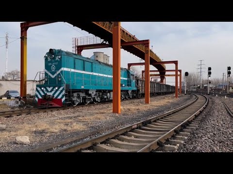 Exploring the Power of Freight Trains | A Day in the Life of a Blue Locomotive