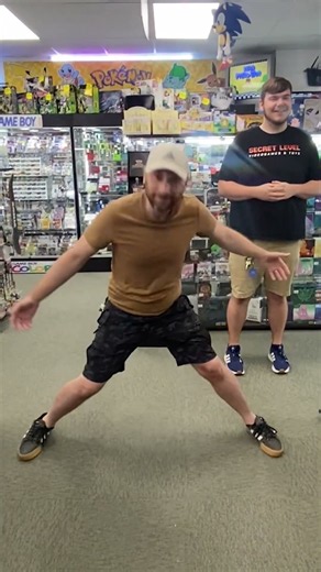 Sequel vs Original Game #videogamestore #nostalgia #retrogaming