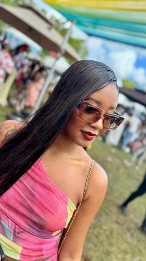 Alicia Hartman on Instagram: "The Eye Bar by Eye Q serving sparkling glasses , 100 %UV protection & 200% UV vibes. Featuring our new German formulated eyeglass cleaner GLASKLAR & the new EYESHAKER. Featured sunglasses LINDA FARROW x PEOPLES FROM BARBADOS exclusive . The Barbados limited edition . There is lucky WINNER of this exclusive collaboration Handmade in Japan. Value 1200 BdS . Who will it be ? Drop a comment below of the Eye Q x @uvvibe experience to win !!!"