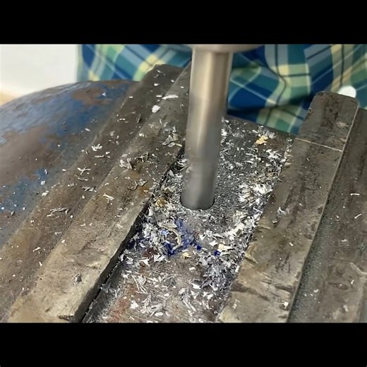 Millions of people must learn this DIY TOOL of the welder! A hidden use of the Angle Grinder #art #diy #tools #MetalWork #CustomGate #InteriorDesign #Architecture #Fabrication #IronWork | Tech Welder