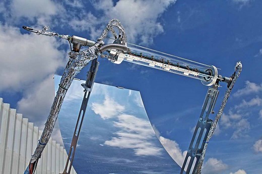 L’invention d’un module solaire à miroir cylindro-parabolique qui produit de l’électricité et de la chaleur