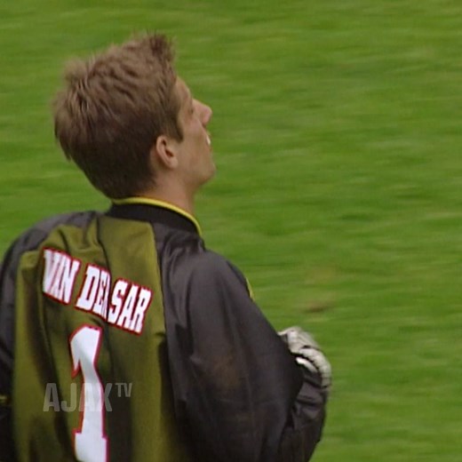 Back in the days --> 1️⃣9️⃣9️⃣8️⃣! ⚽️ Goal by.... @vdsar1970! 🤯 #OnThisDay | AFC Ajax