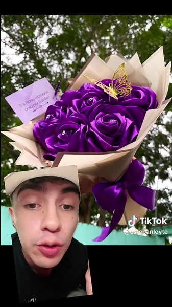 Día Mundial de Regalar Flores Moradas el 9 de Noviembre 🪻