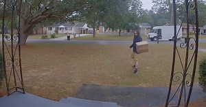 FedEx Guy Throws $1,500 Canon Lens Instead of Walking 10 Feet