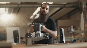 Wannabe furniture-makers would love this robotic carpenter