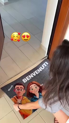 Trasforma i membri della tua famiglia in personaggi cartoon 3D con il nostro zerbino!