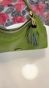 A very realistic whats in my bag 💚 The FV handbag warehouse sale starts now for 2 days only! Shop here: https://bit.ly/FVWarehousesale2DAYS | Frances Valentine