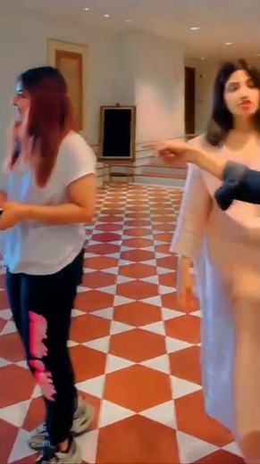 CM Akhilesh Yadav's daughter Aditi Yadav | having fun with mother Dimple Yadav 😊🔥