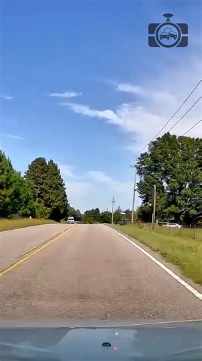 Driver fails to yield right of way and impacts the side of another vehicle | Dashcam Lessons