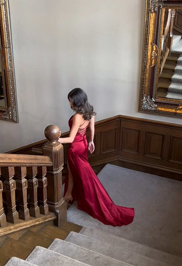 Lady in Red: The Perfect Gown for Special Occasions