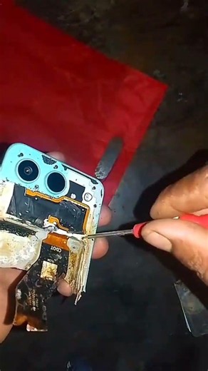ফোনের বাকি অংশ কই গেলো 😐😂 #Tech #technology #mobilerepair