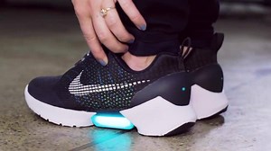 Nike´s new self-tying shoes! We already offer a solution! Try the leazy - NO TIE LACES. 󾓬󾓦 >>> www.leazy.us <<<< ___ Nike bringt selbstbindende Schuhe auf den Markt. Wir bieten bereits eine Lösung an! Die elastischen Senkel von leazy. 🇩󾓨 >>>www.leazy.de<<< ___ source: WIRED | leazy