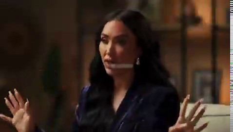 Luxury real estate agent Bre Tiesi explains how she used her sales talent to MANIPULATE rich men into giving her massive tips while working bottle service, saying the most she ever made in one night was over $1M 🤯👀💸
