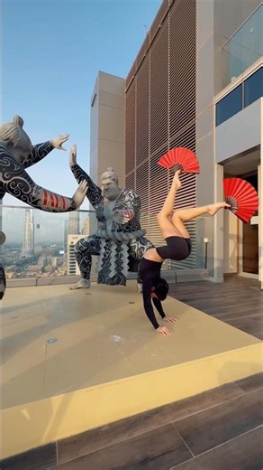 #acrobatics #dance #handstand #contemporaryart #yogaskills #yogachallenge #yoga #yogapractice #art