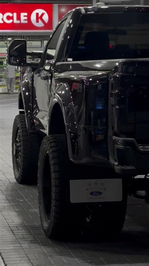 Blacked Out Custom Ford F-450 🖤