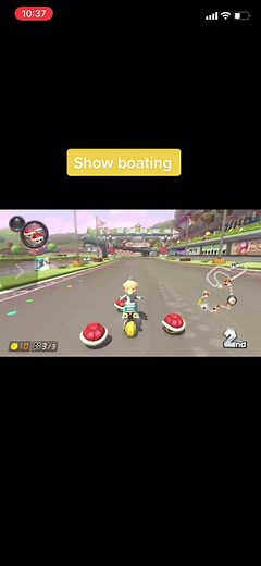 Mario Kart Gameplay: Thrilling Race with Power-ups