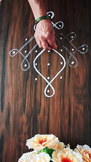 Easy and fast 7x1 rangoli design | kolam | muggulu | simple rangoli | free hand rangoli